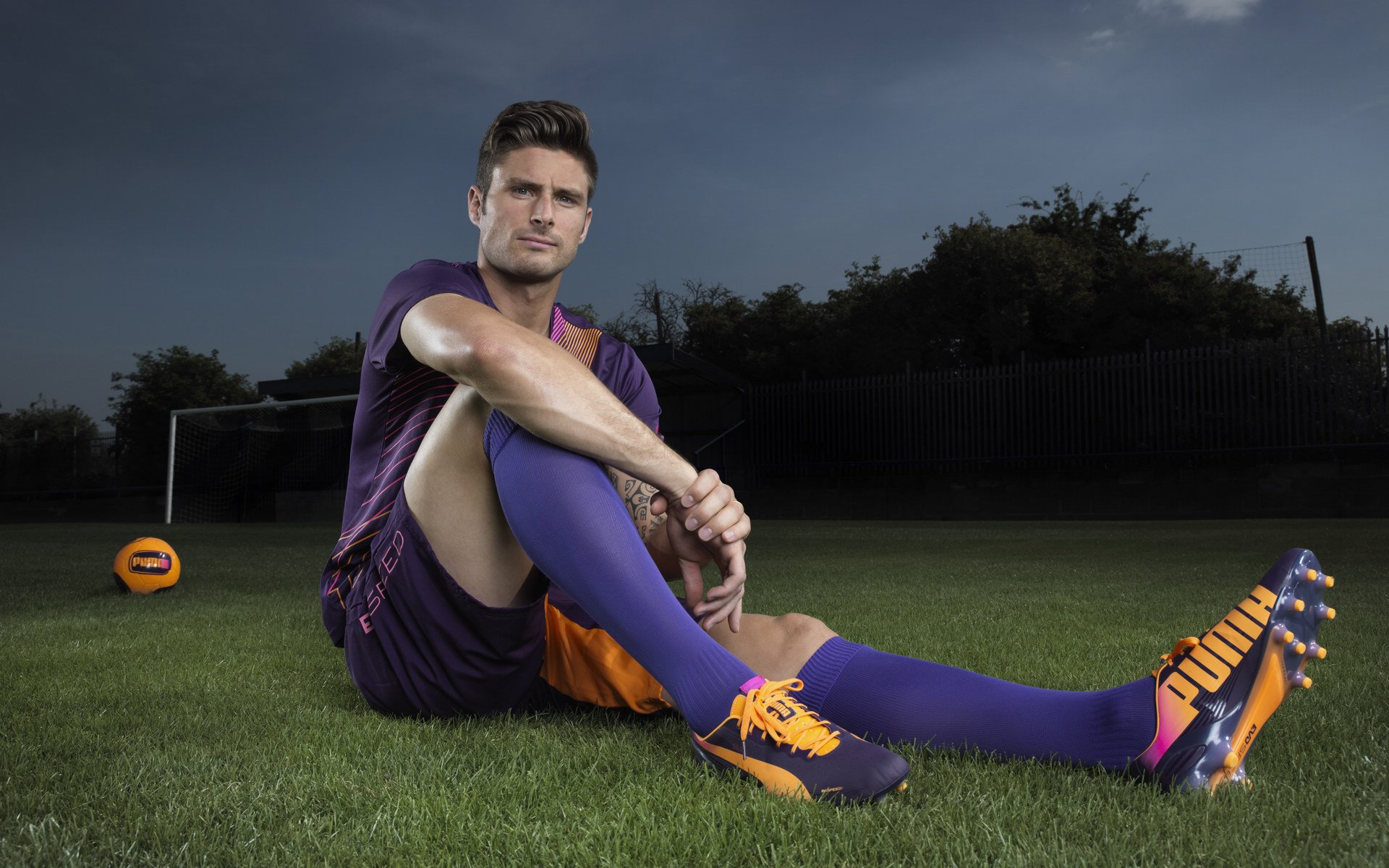 “中国足球运动员首次入驻国际联赛,开启海外征程”,中国有哪些足球运动员在国外联赛